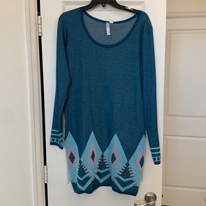 Alya long sleeve sweater dress. Medium. Blue with geometric pattern. New w tags